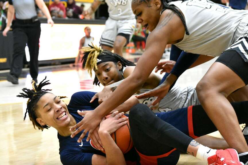Lady Lions’ woes lead to victory for Ole Miss