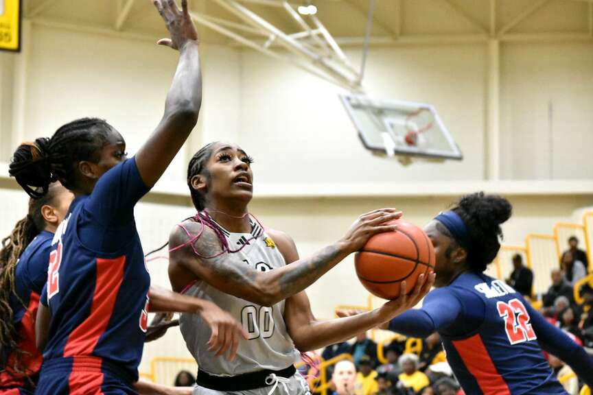 WNBA scout takes note of Zaay Green