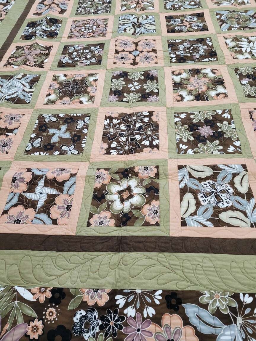 Grand Prairie quilters meet