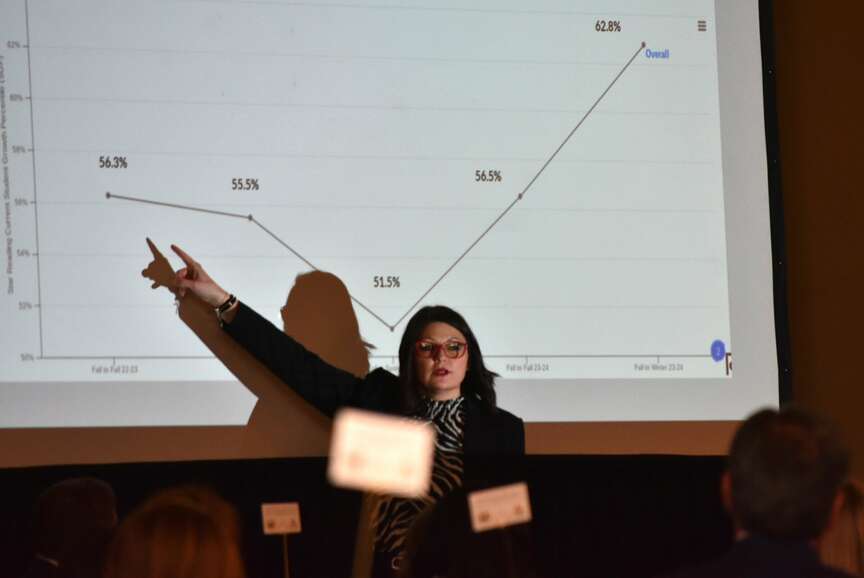 Barbaree speaks at chamber dinner
