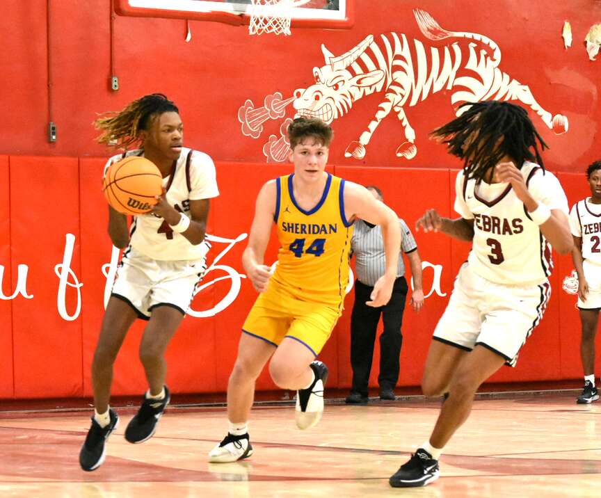 Zebras’ defense sets tone in victory over Sheridan