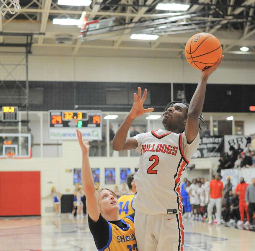 Bulldogs beat Jackets in 54-44 win at home