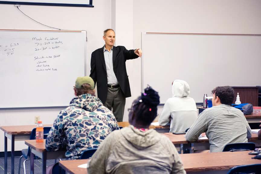 Donor boosts UAM investment club