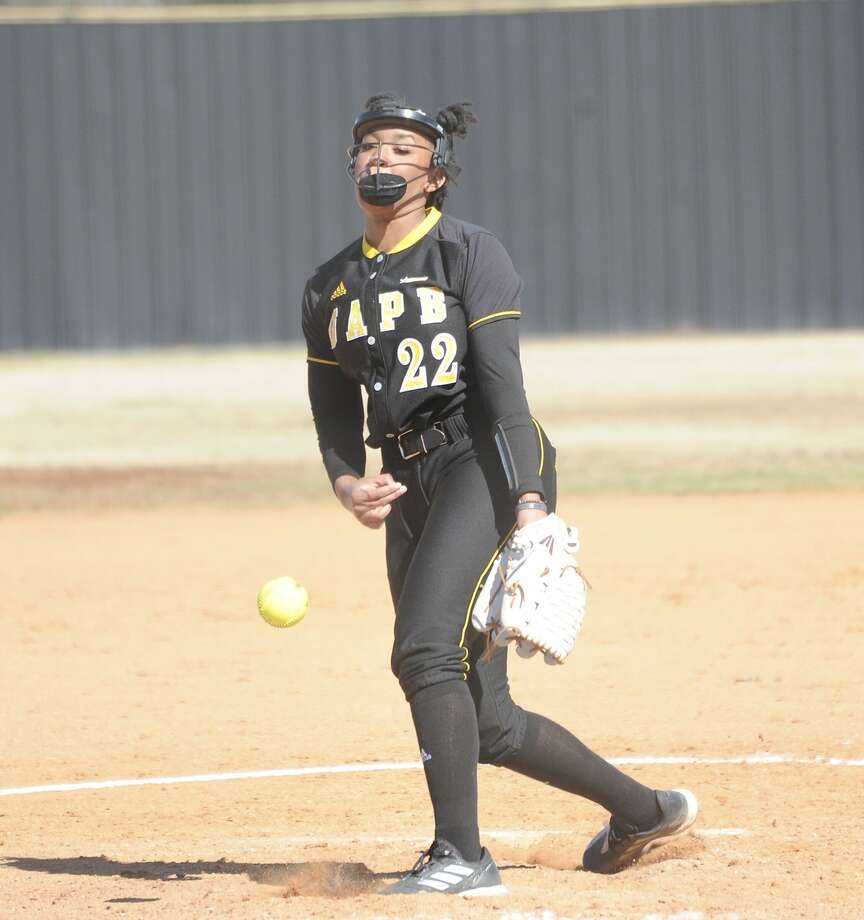 Lady Lions get first series win