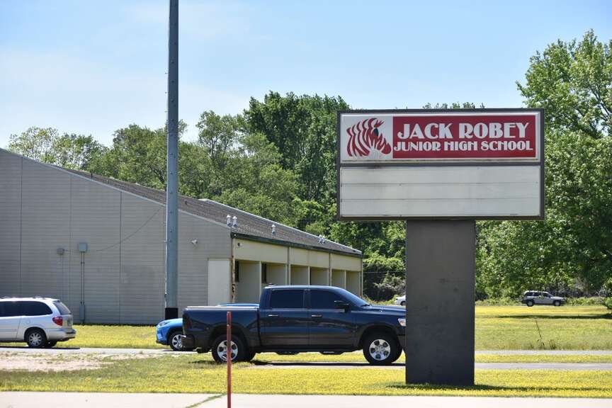 PBSD board talks Robey campus preparation for temporary high school