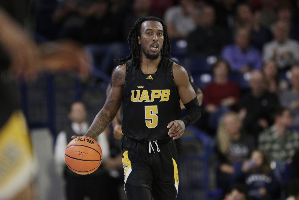 UA-Pine Bluff’s Williams returns from injury, scores 33 points in win over Hornets