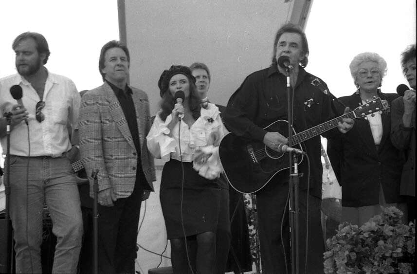 Effort on to name Kingsland post office for Johnny Cash