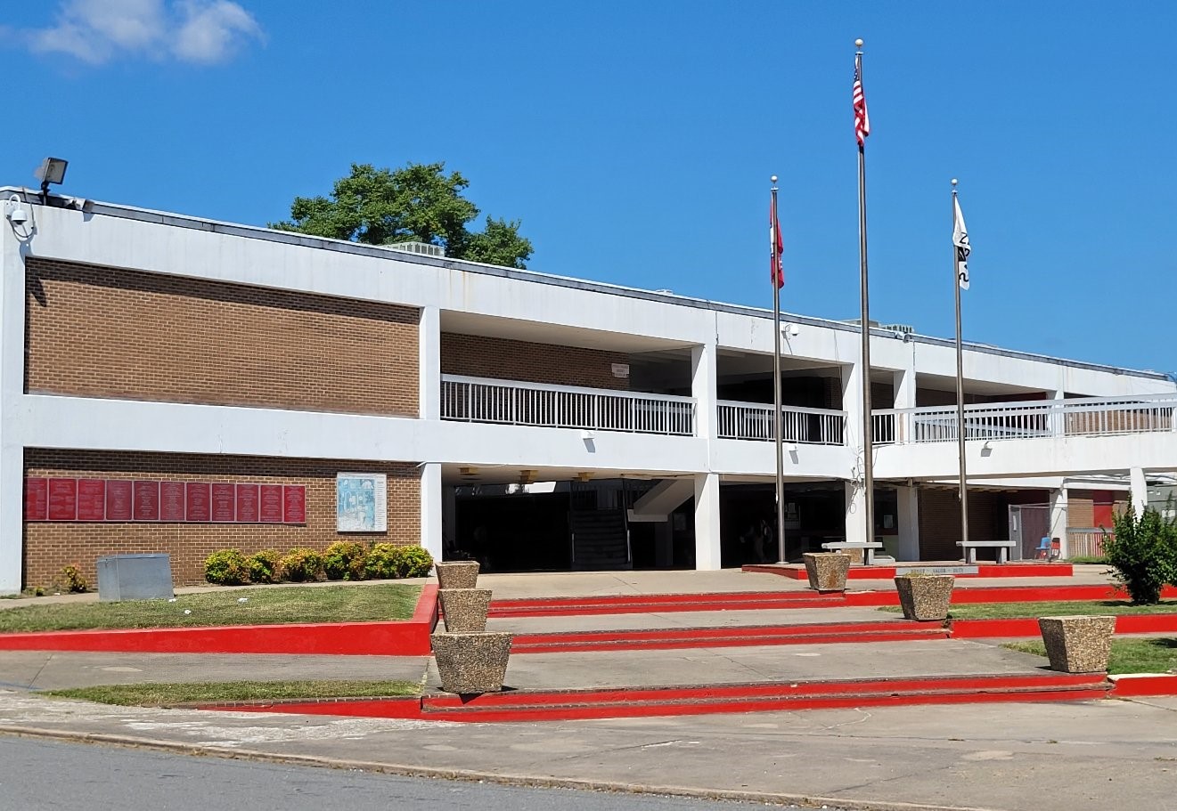Ex-administrator’s complaint set aside
