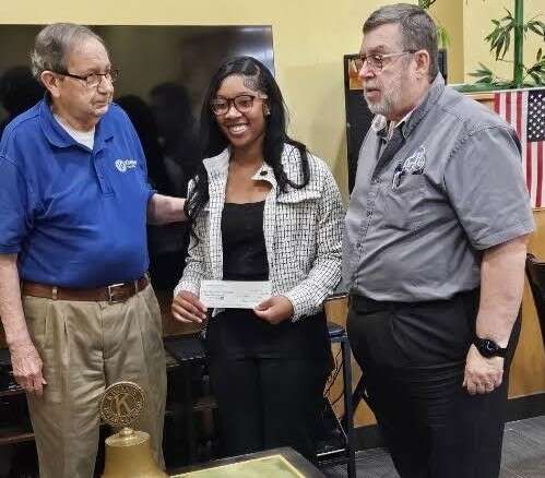 Kiwanis awards scholarship