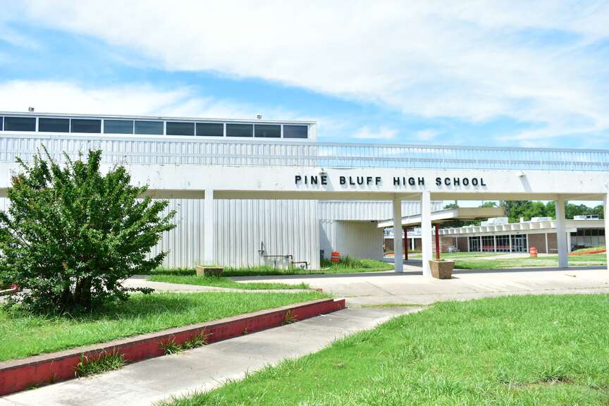2 PBHS alums return before remodel