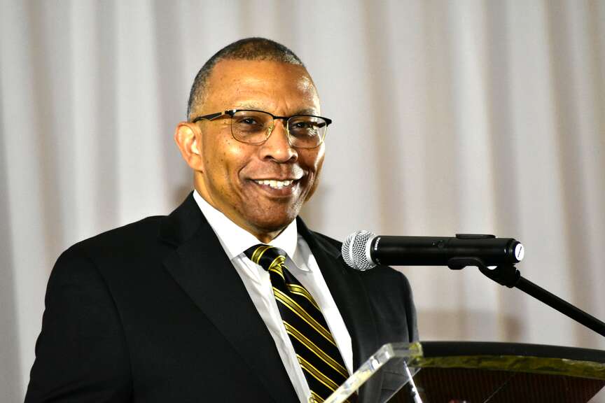 UAPB honors departing chancellor