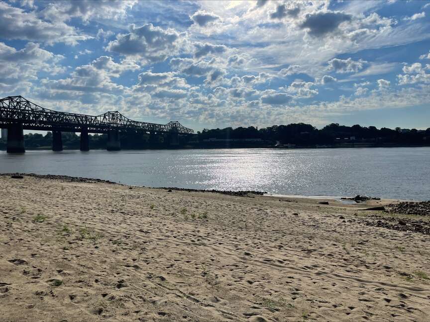Mississippi River to lower as harvests kick off