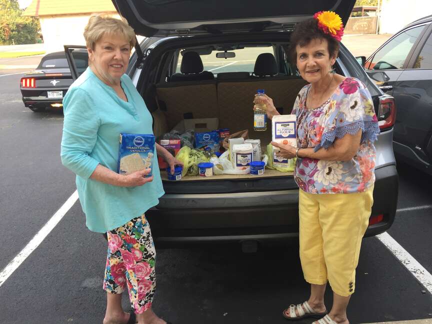 White Hall homemakers meet