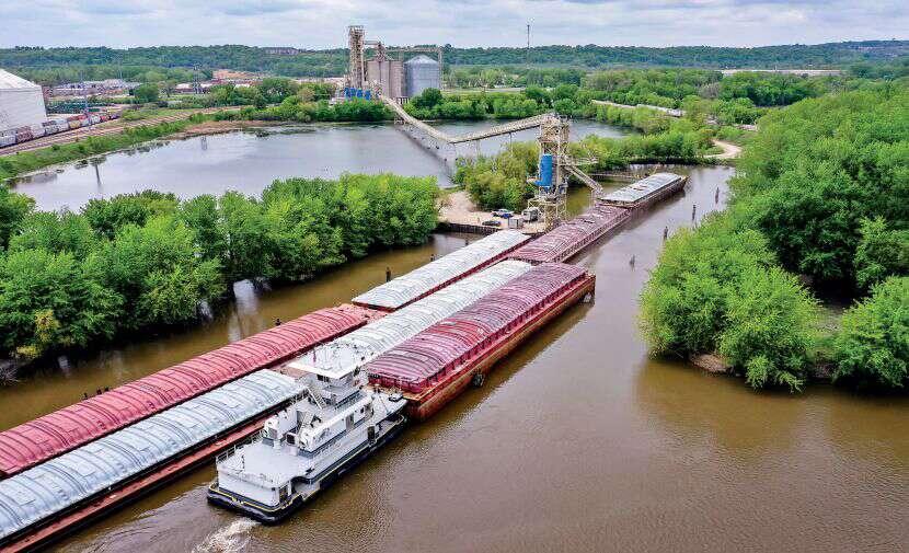 Mississippi River restricts barges as water levels drop