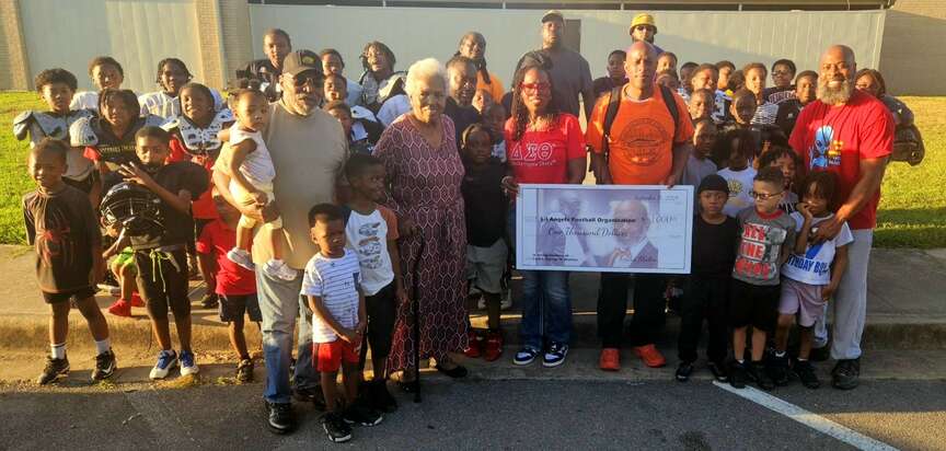Lil’ Angels receive $1,000 donation