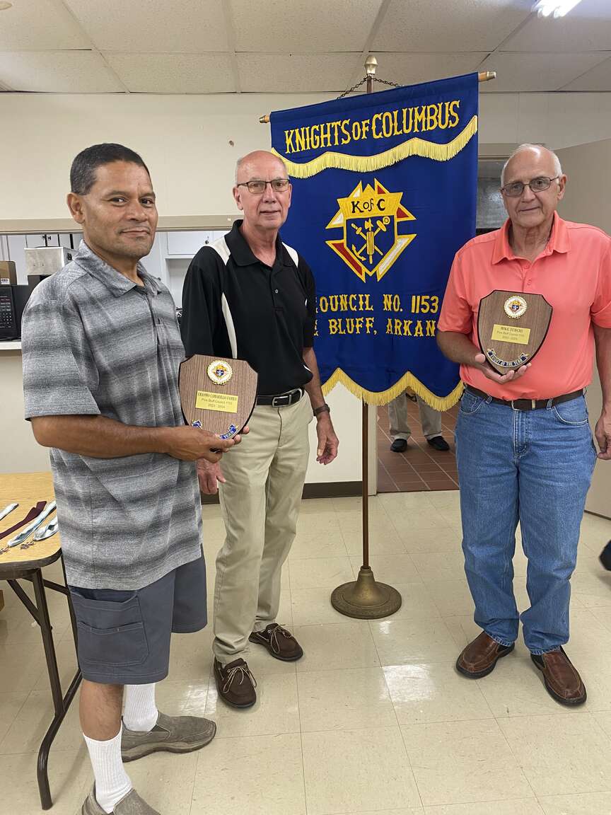 Knights council installs officers