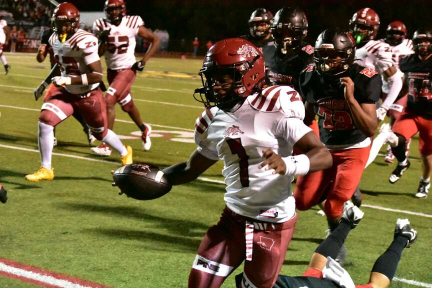 Searcy creeps past Zebras