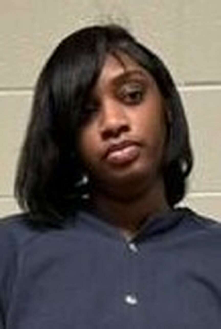 Jefferson County jailer accused of smuggling attempt