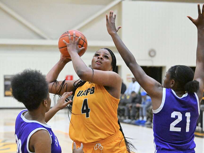 Lady Lions dominate Baptist