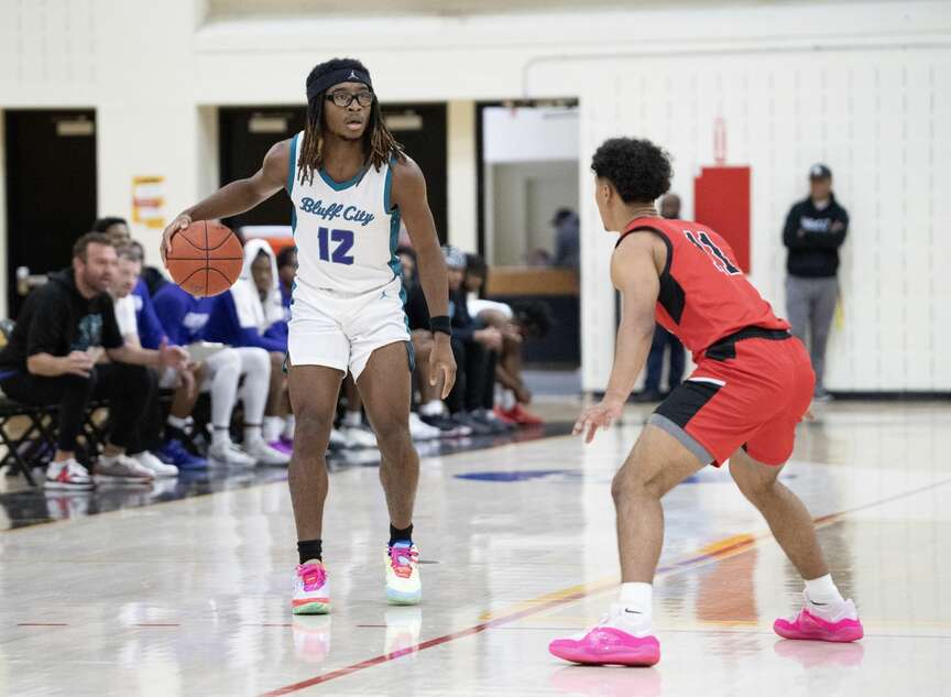 Sharks overcome Pioneers
