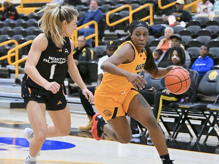 Lady Lions to face off against Miners in Texas