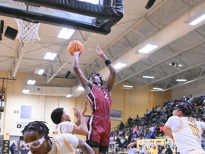 Roy’s late shot lifts Zebras past Wildcats