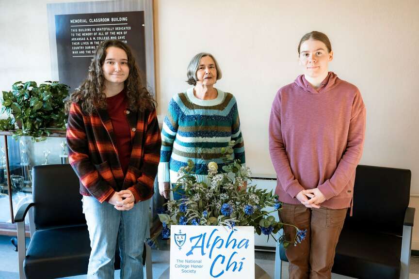 UAM Alpha Chi bestowed notable chapter distinction