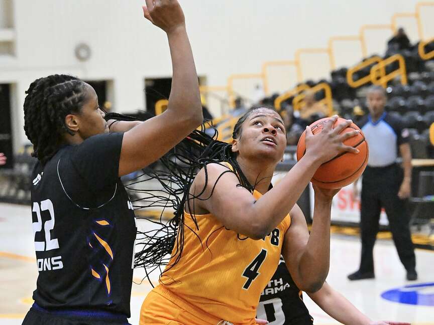 Lady Lions start conference play in Alabama