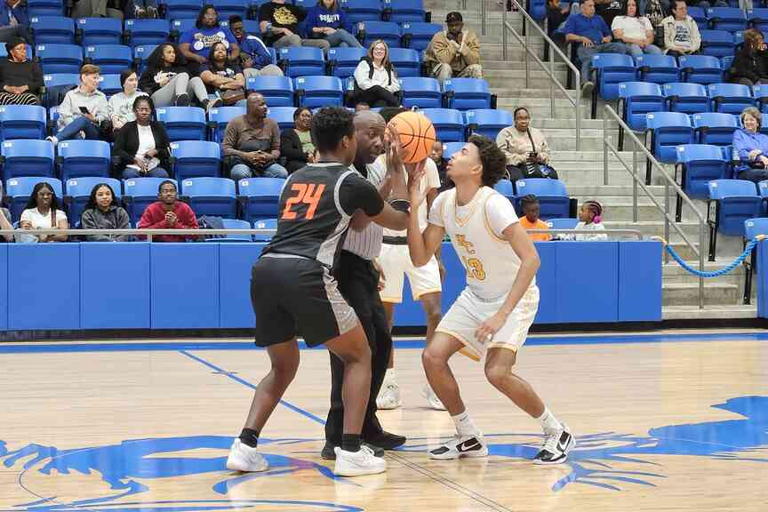 Wildcats fall to Scrappers at regionals