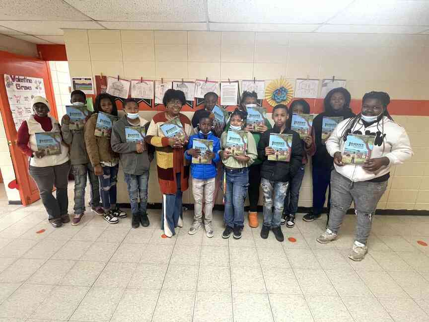 Dermott students get book donation