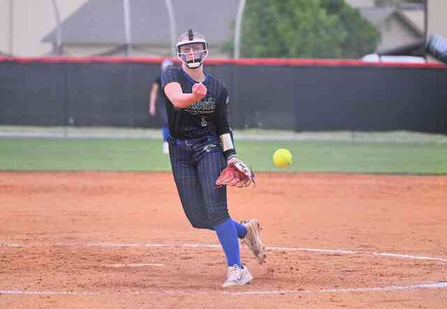 Lady Jackets slip past rival Bulldogs