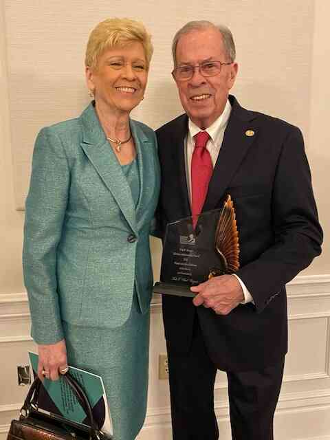Bryant receives award