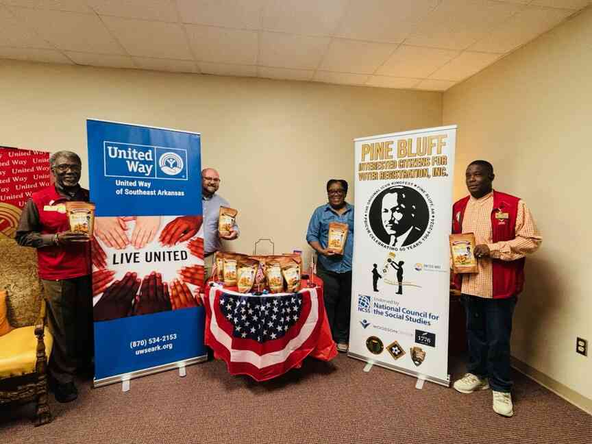 Pine Bluff community group, Pastors on Patrol work to feed area residents