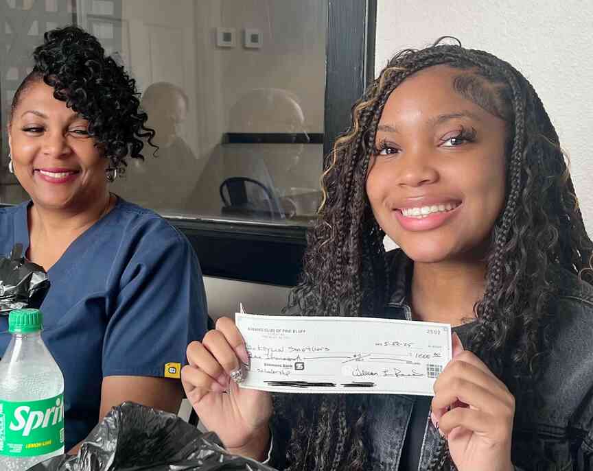 Kiwanis Club awards Watson Chapel graduate