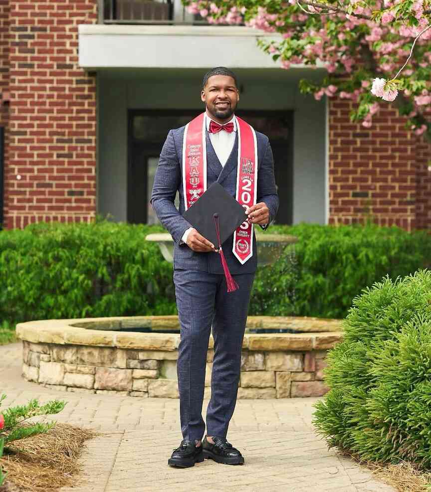 Jefferson County deputy graduates UALR with cybersecurity degree
