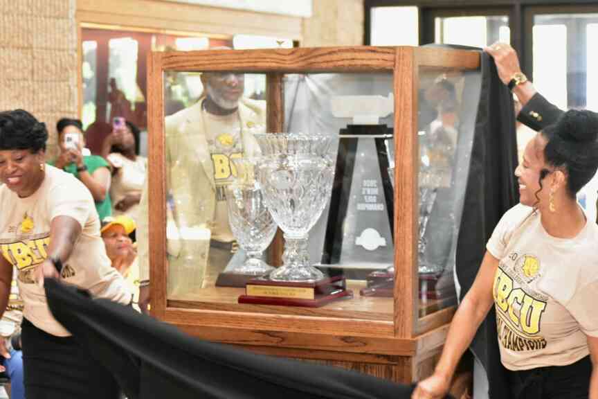 UAPB unveils men’s golf trophy case