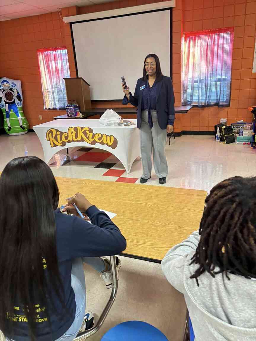 Nonprofit offers students guidance