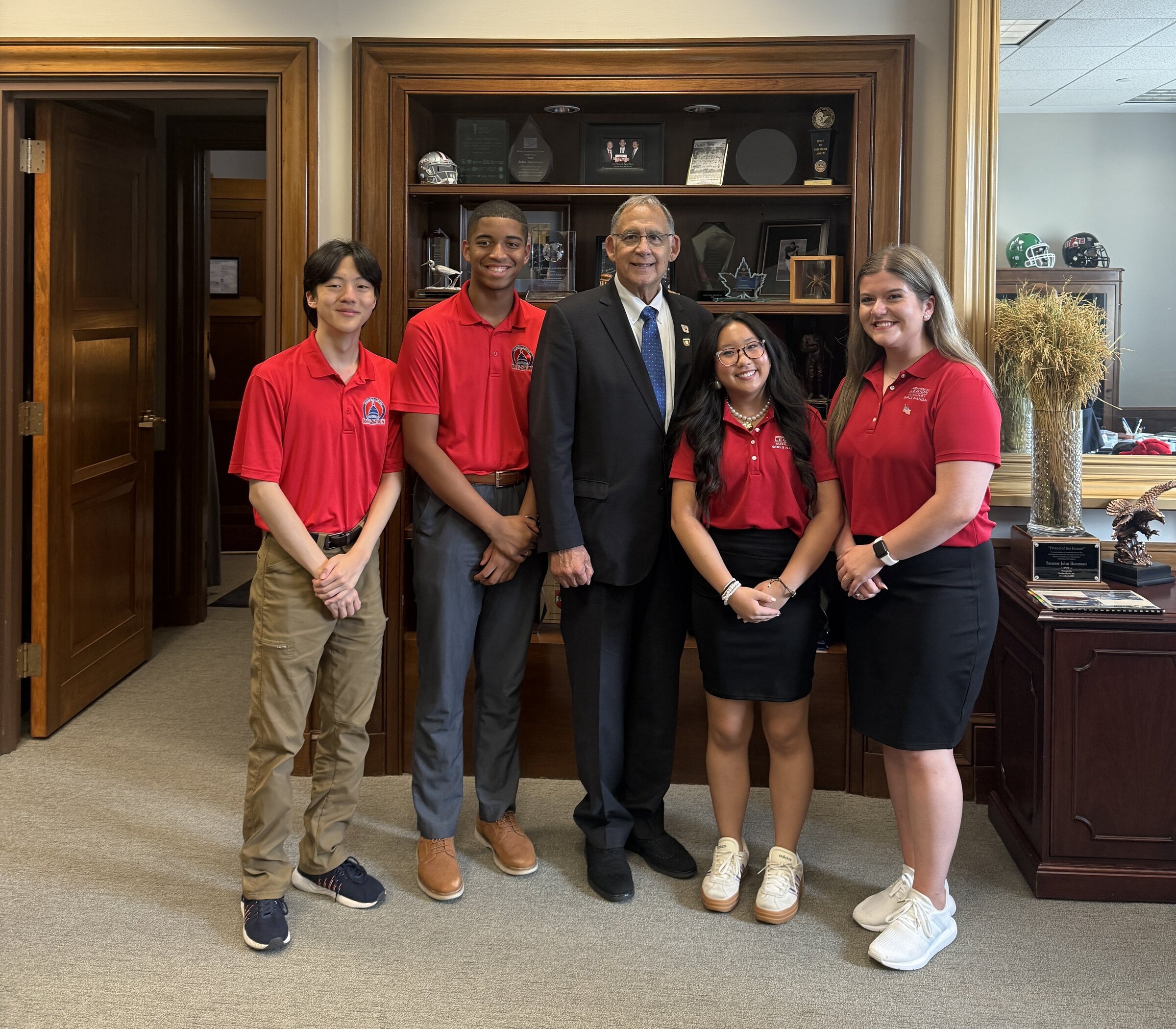 Redfield student meets Senator Boozman