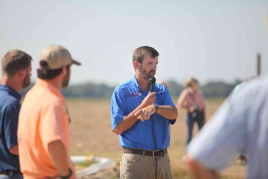 Rice field day guests explore research plots