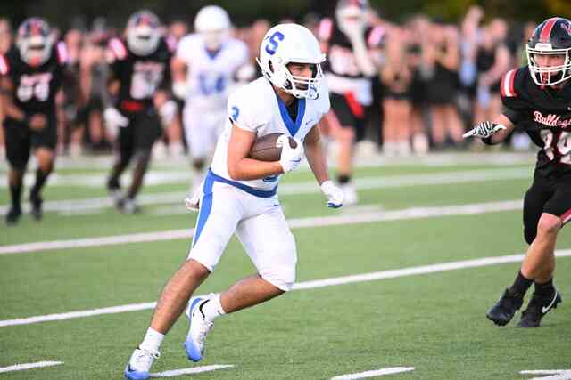 Sheridan Yellowjackets defeat White Hall Bulldogs, 58-28