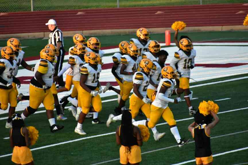 Helena-WH Central overcomes quick Watson Chapel strike, wins 50-14