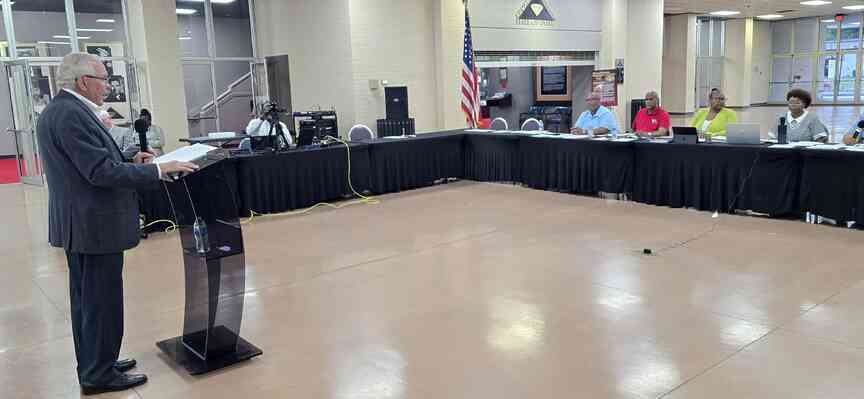 City Council to talk over waste pickup deal again