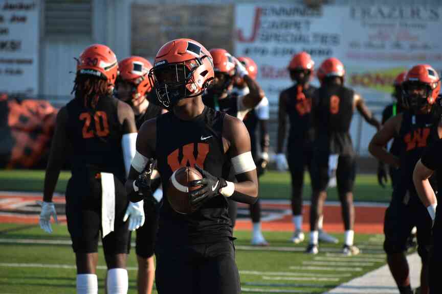 Warren Lumberjacks shut out Watson Chapel Wildcats, win 42-0