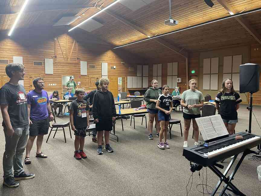 4-H’ers perform music at art camp