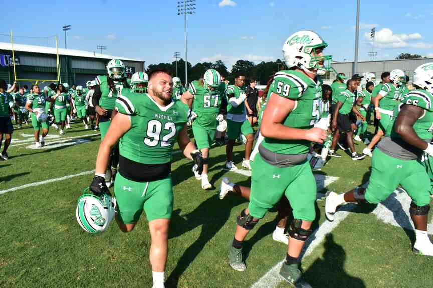 Weevils win homecoming over Crimson Storm, 23-9