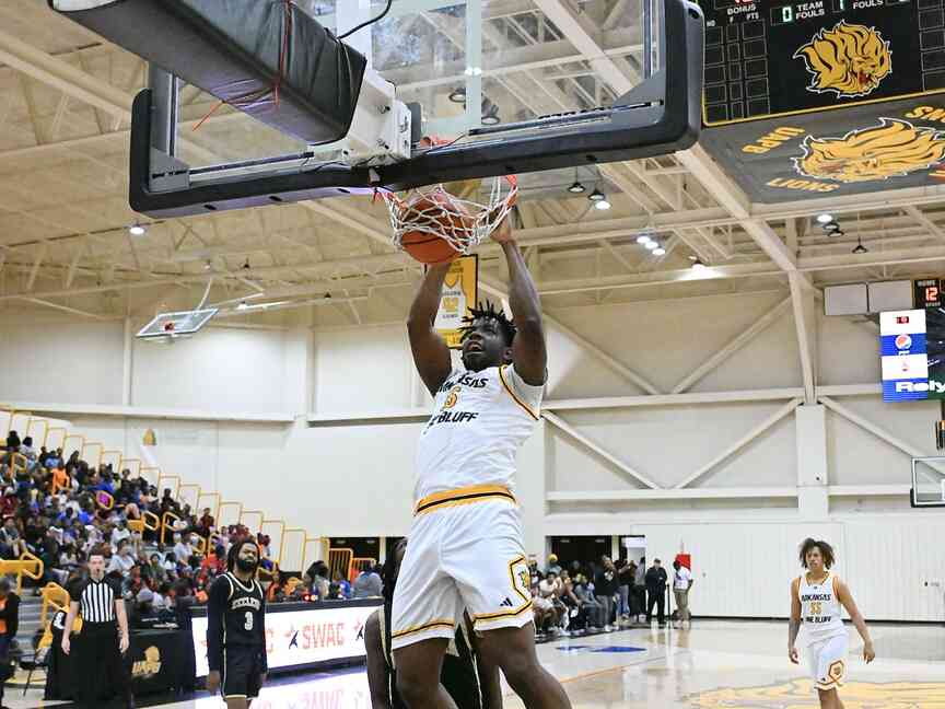 UAPB basketball coach commends team on Media Day