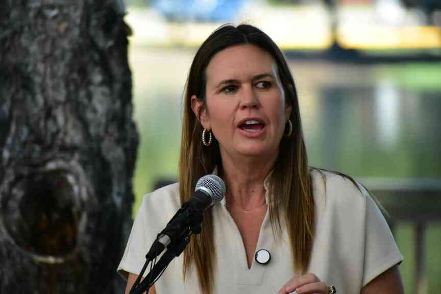 Sanders helps dedicate Snowden Waterfowl Center of Excellence at UAM