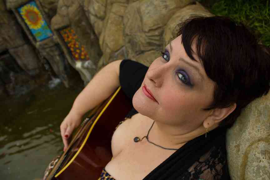 Charlotte Taylor performing Nov. 1