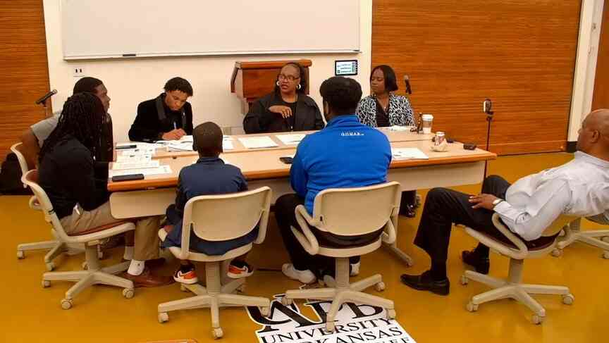 Young residents discuss worries with PB leaders