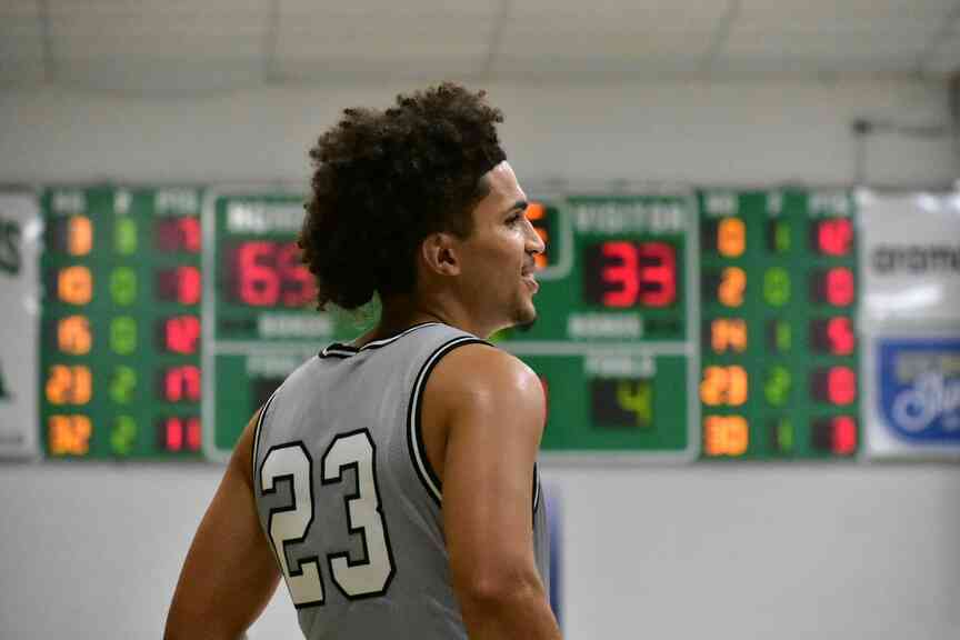 Zenon matches school record for 3-point shots in UAM’s win over Ecclesia